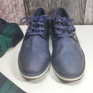 Blue Steve Maddens dress shoes